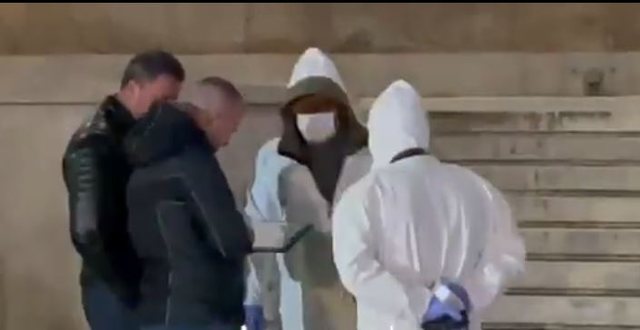 Kryeministria ‘skenë krimi’/ Ekspertët mbledhin prova pas tymueseve nga militantët e Berishës