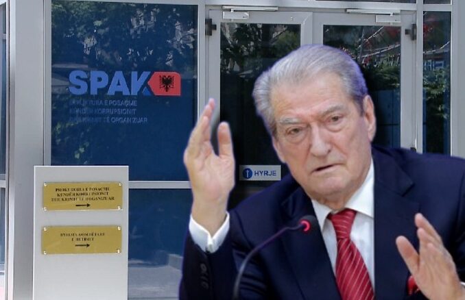 “I ka konsumuar mundësitë për vendin”, gazetari: Berisha nuk premton asgjë, përveç drejtësisë së “plepave”