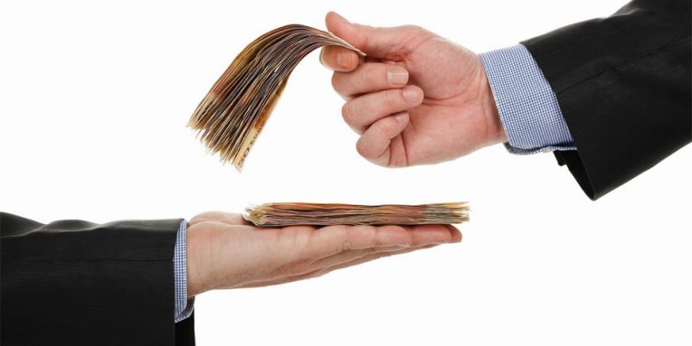 47% e të punësuarve në Shqipëri janë me paga të ulëta e kushte të papërshtatshme pune