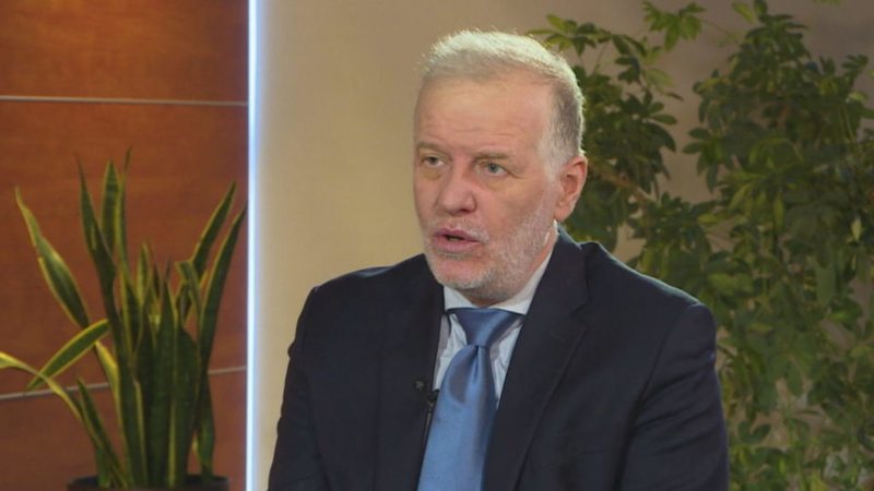 “Ju thatë në dhjetor se Berishës do i hiqet non grata, jemi në shkurt” – Genc Pollo: Ashtu më thanë njerëzit e Trump