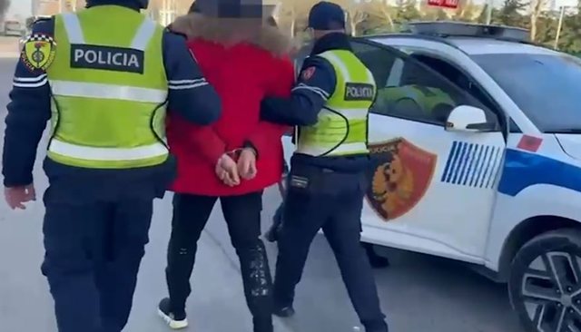 Çfarë po ndodh në Kavajë? Rreth 100 forca policore dhe dhjetëra të shoqëruar!