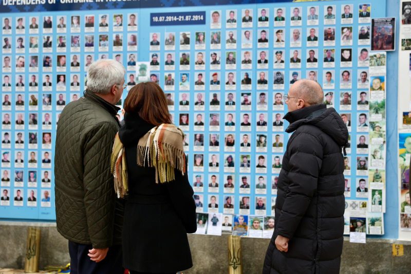 3-vjetori i agresionit rus në Ukrainë, Hasani: Shqipëria, mbështetje të palëkundur ndaj Ukrainës. Duhet të bëhen përpjekje për paqe të drejtë dhe të qëndrueshme