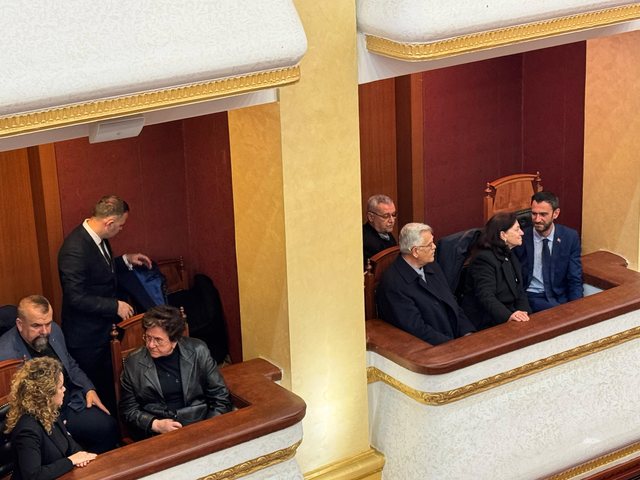 Dy salla në Kuvend emërohen “Bashkim Fino” dhe “Gerti Bogdani”!