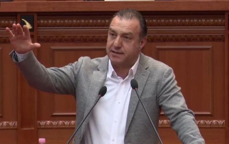 “Berisha ka 34 vite që nuk e lëshon karrigen, e varrosi partinë”, Eduard Shalsi: I destinuar të jetojë me damkën e non-gratës, 21 janarit dhe Gërdecit