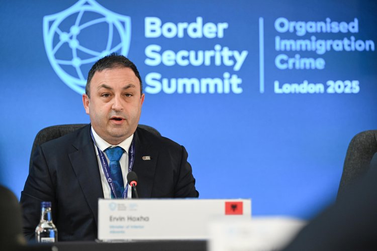 Samiti për sigurinë kufitare në Londër, Ministri Hoxha: Bashkë me partnerët, goditje të krimit financiar dhe emigracionit të paligjshëm
