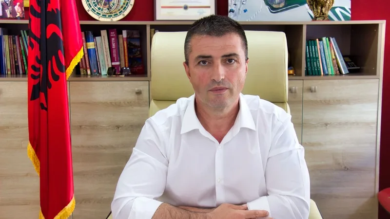 Pas Agron Malajt, jep dorëheqjen dhe kryetari i Bashkisë Tepelenë, Tërmet Peçi