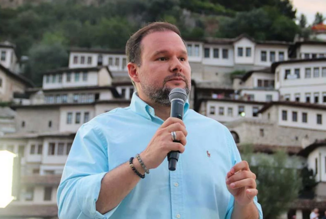 Do kandidojë për PS-në në 11 maj, dorëhiqet një tjetër kryebashkiak