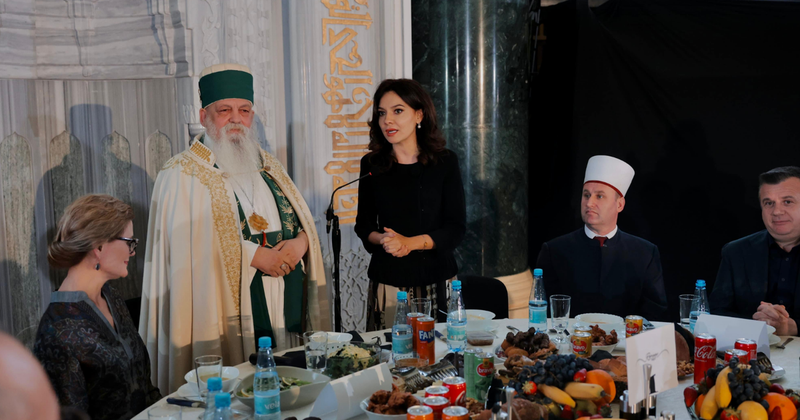 “Uroj të na nxjerrësh ligje të ëmbla” – Baba Mondi surprizon Spiropalin në ditën e lindjes së saj