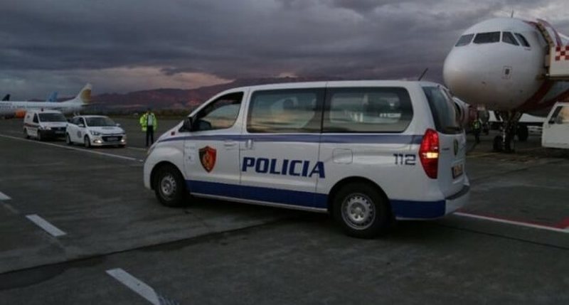 Në kërkim ndërkombëtar për disa vepra penale, ekstradohet nga Holanda ushtari i bandës së Laert Haxhiut