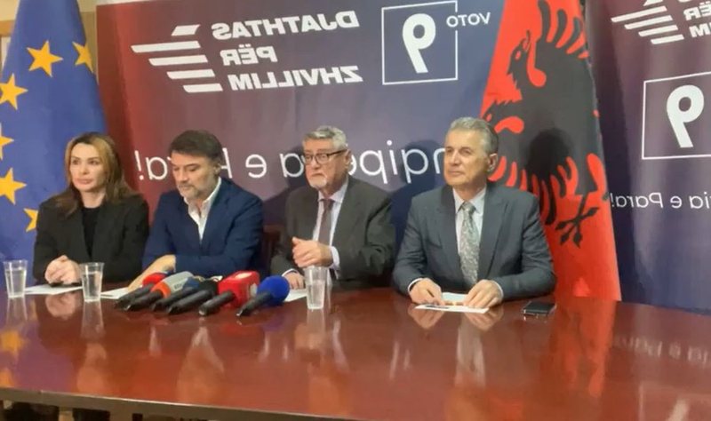 Koalicioni “Djathtas për Zhvillim” tërheq familjarët nga listat e mbyllura: 10% e kandidatëve nga diaspora 