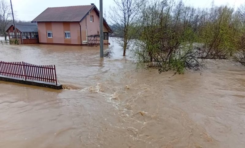 Përmbytje masive në Bosnje, shpallet gjendja e jashtëzakonshme