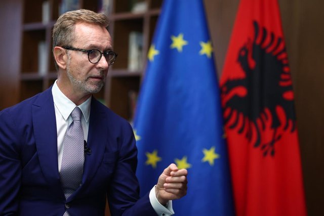 Debati për përgjimet ndaj gjyqtarëve, reagon ambasadori i BE-së: Pavarësia e gjyqësorit, jetike për një shtet!