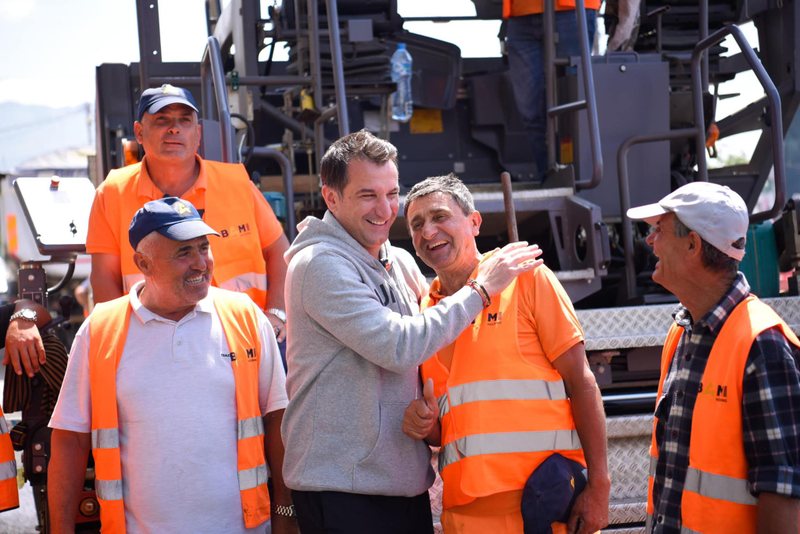 ‘Pendohu qen’, Veliaj nga qelia: Zeni që poqi të gjallë 26 veta dhe babai i tij që vrau 4 veta, s’paraqesin rrezikshmëri! Ai që mbjell pemë futet në burg