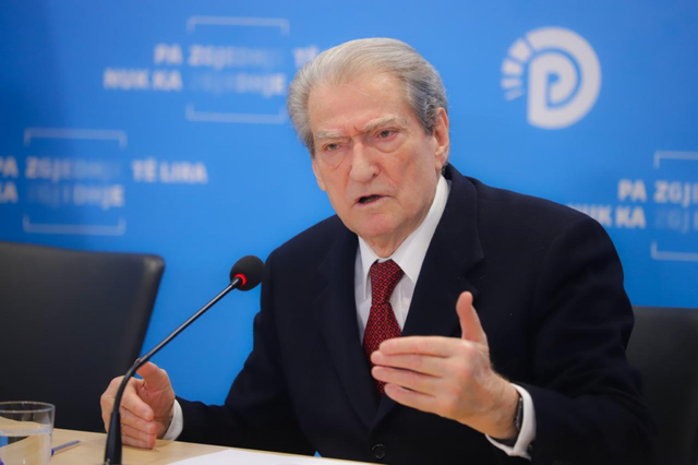 Berisha zbulon projektet e koalicionit “Shqipëria Madhështore”
