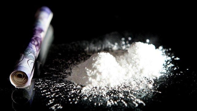 Miqtë dhe shokët, burimi kryesor nga e blejnë/ Shqiptarët përdorues të drogës kanë konsumin më të lartë të kokainës në Europë