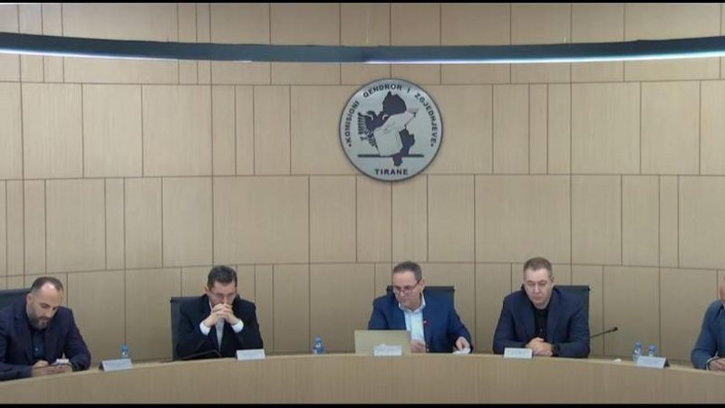 KAS rrëzon Celibashin, i hap rrugë Kuvendit për miratimin e projektligjit për “Burgjet e Hapura”