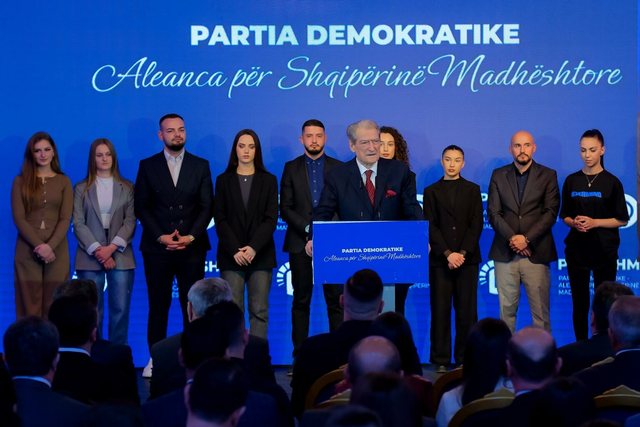 “Aleanca për Shqipërinë Madhështore”, Berisha: Koalicioni më i fuqishëm në 32 vite, përfaqëson shumicën absolute dhe elitën politike!