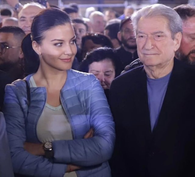 Ironizon analisti: Dua një grua që të më shikojë si Floriana – Doktorin