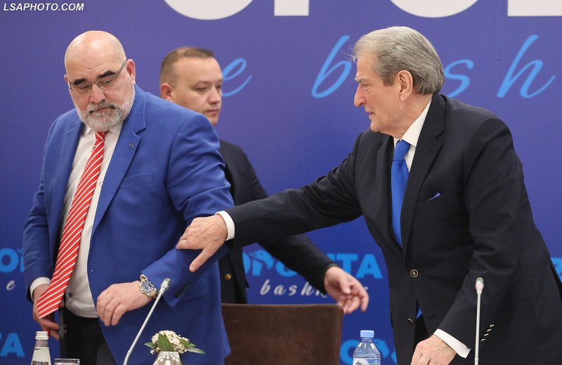 “Meta e Berisha paratë i kanë jashtë”, avokati: Ja sa i ka ofruar Berisha LaCivita për fushatën në Shqipëri