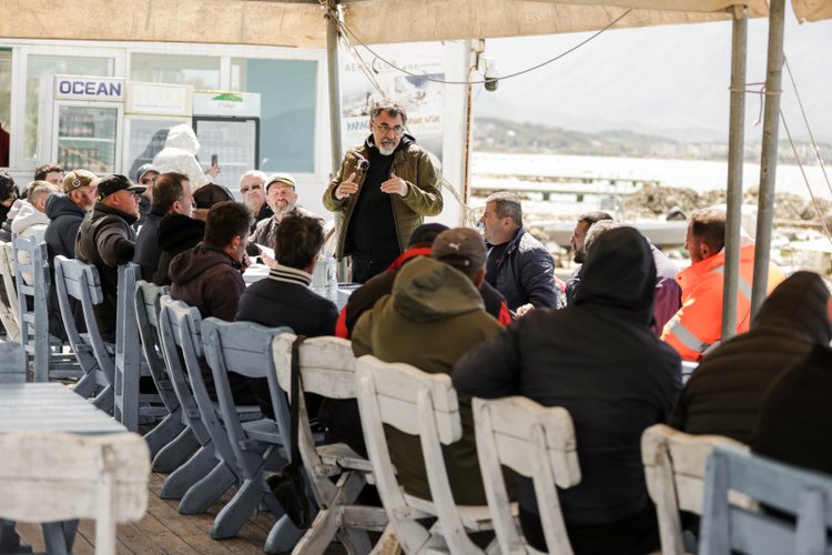 Çuçi takim me peshkatarët artizanalë: Port i ri për Orikumin. Vlora destinacion turizmi në Mesdhe shpërblen edhe punën e peshkatarëve