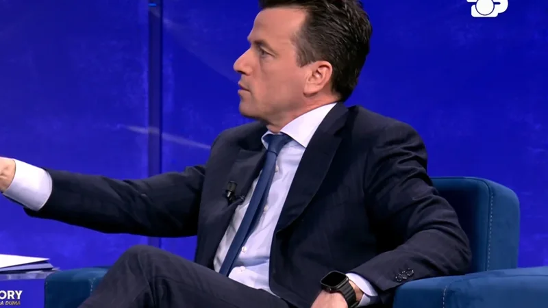 “Jeni pengesë për rotacionin” – Agron Shehaj debat me gazetarin: Unë jam për ndryshimin,ndaj ika nga PD