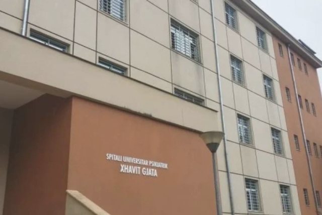 E rendë në Spitalin Psikiatrik në Tiranë: 30 vjeçarja plagos dy paciente