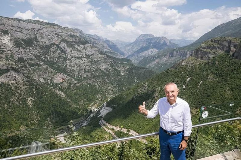 Meta bëhet nostalgjik nga qelia, ndan foton nga Alpet: I lumtur që kam promovuar me pasion bukuritë e vendit
