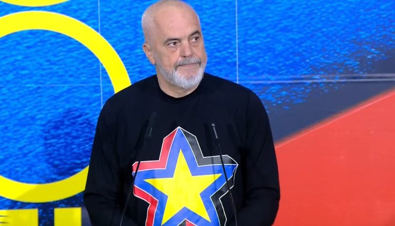 Rama ndërpret takimin elektoral pasi mëson lajmin e vdekjes së Papa Françeskut, e nderon me një minutë heshtje: Ishte ndryshe