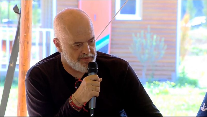 Biznesmeni në Përmet i kërkon të rifreskojë partinë, Rama: Faleminderit që na urdhërove! Hajde bujrum, bëje ti