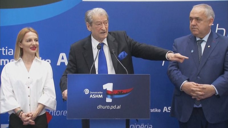 Edhe në ditë zie për Papa Françeskun, Berisha mban takime elektorale dhe fton Ramën në debat: Hajde bashkë me socialistët