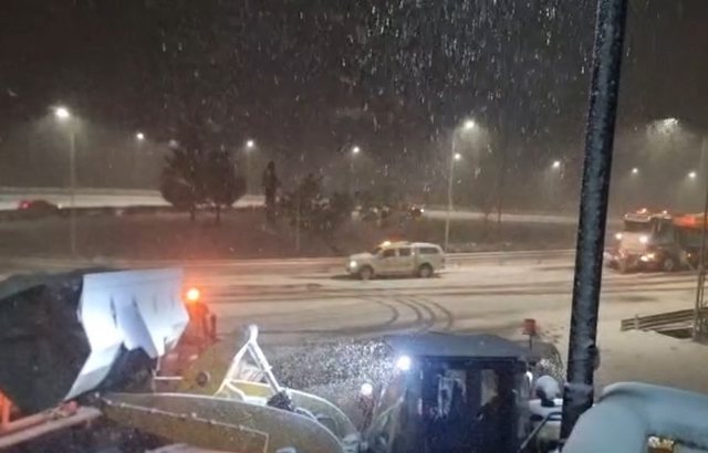 Moti i keq/ Dëbora deri në 10 cm në juglindje, probleme në qarkullim dhe në furnizimin me energji elektrike 