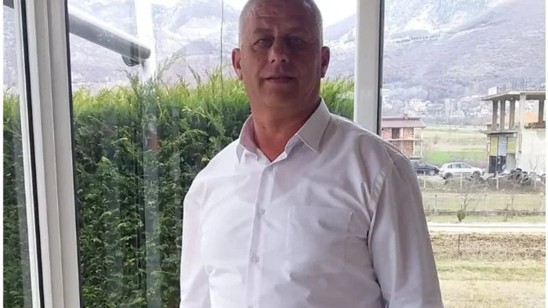 Ky është mësuesi që ngacmonte nxënëset 14-vjeçare në Përrenjas, tentoi të arratisej por u ndalua në Rinas 
