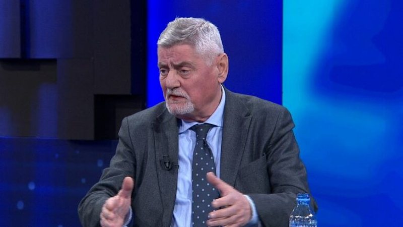 “Nuk jam penduar që s’jam në listën e PD”, Dashamir Shehi për garimin në listën e hapur: Gjest burrërie, nuk na e mbyll njeri gojën tani 