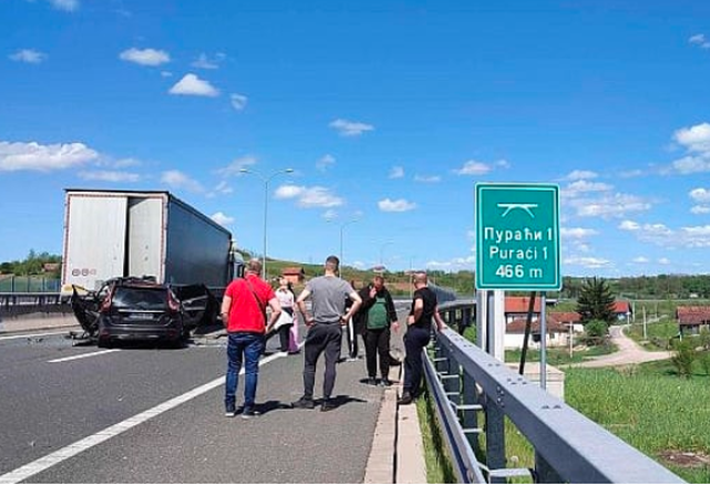Aksident tragjik në Bosnje e Hercegovinë/ Vd*s deputeti, gruaja dhe fëmija i tyre i mitur! 