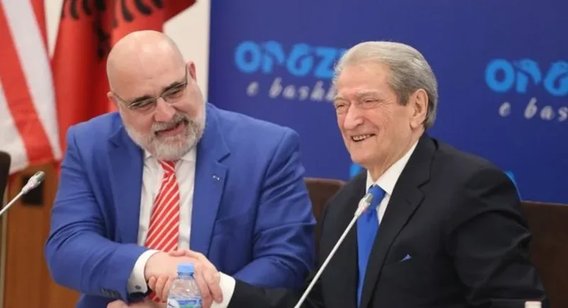 Kandidati për deputet zbulon kontratën e Berishës me LaCivitan: Ja sa do të paguhet 