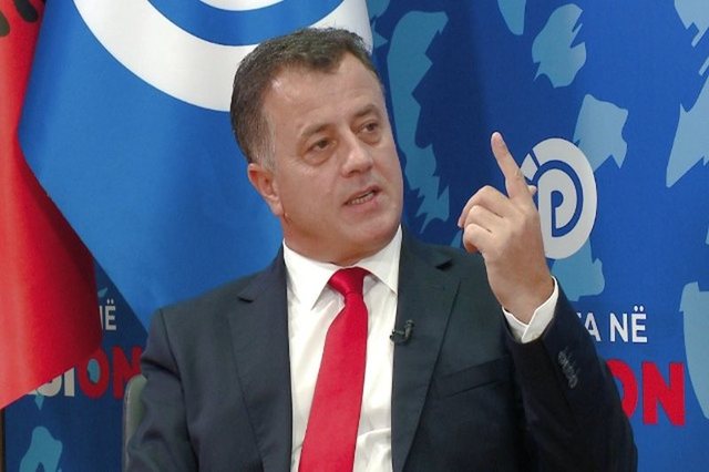 Flamur Noka reagon për kontratën e lobimit: Në përputhje me ligjet e dy shteteve