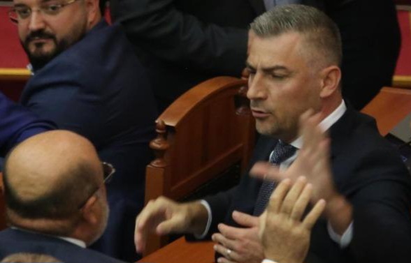 Faktet / Ish doganieri Bledjon Nallbati është hajdut para se të jetë politikan, park energjitik në emrin e babait mbi tokën që grabiti kur ishte kryebashkiak i Devollit