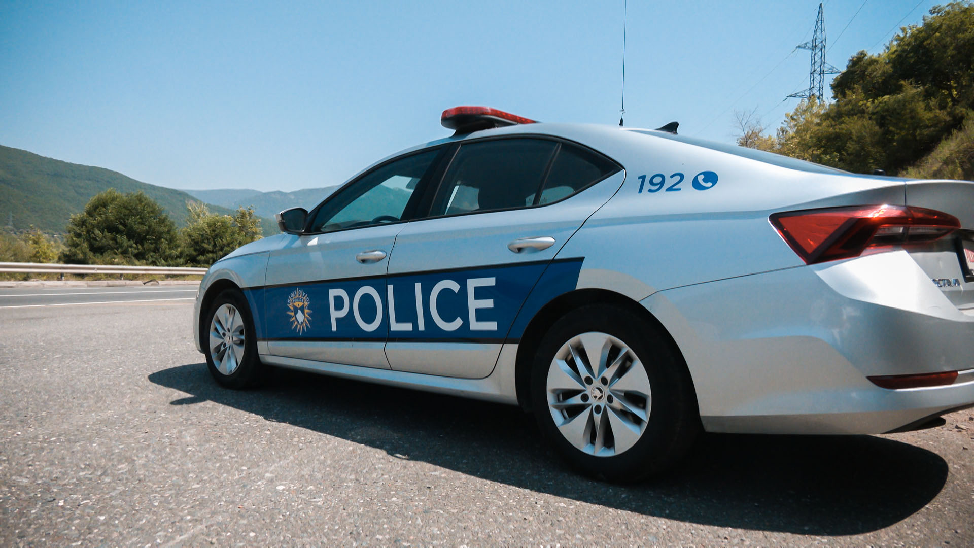 Krim i rëndë në një familje në Prizren/ Babai godet me thikë bashkëshorten dhe dy vajzat, humb jetën 15-vjeçarja