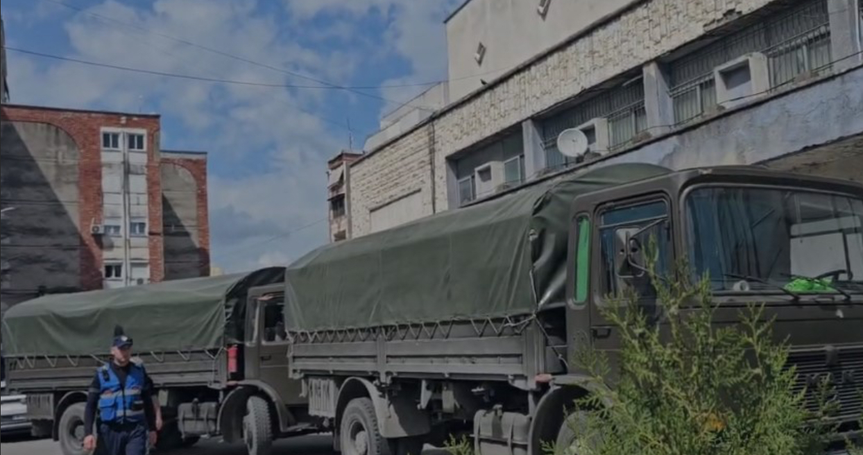 Masa të rrepta sigurie- Mbërrijnë në Elbasan materialet zgjedhore