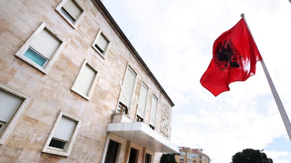 Miratohen ndryshimet e reja, mbrojtje e veçantë për punonjësit e AMP që u kërcënohet jeta! Zbardhet vendimi i qeverisë
