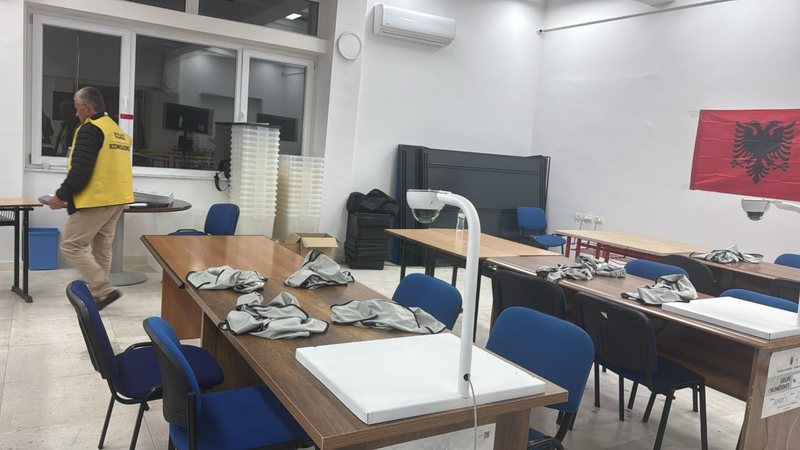 Numërohen 126 kuti nga 587 në Fier! Socialistët kryesojnë me mbi 12 mijë vota ndaj opozitës