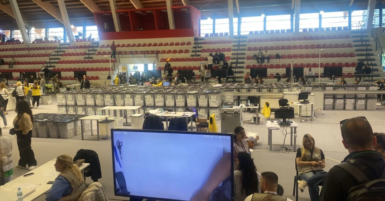 Nis hapja e zarfeve të votave të shqiptarëve në Greqi