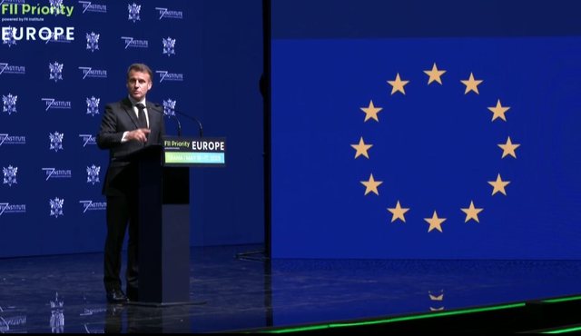 “Investoni në Shqipëri!”, Macron: Keni udhëheqje të fortë, jo se Edi është miku im por se ka rezultate. Dy vitet që vijnë do jenë në BE