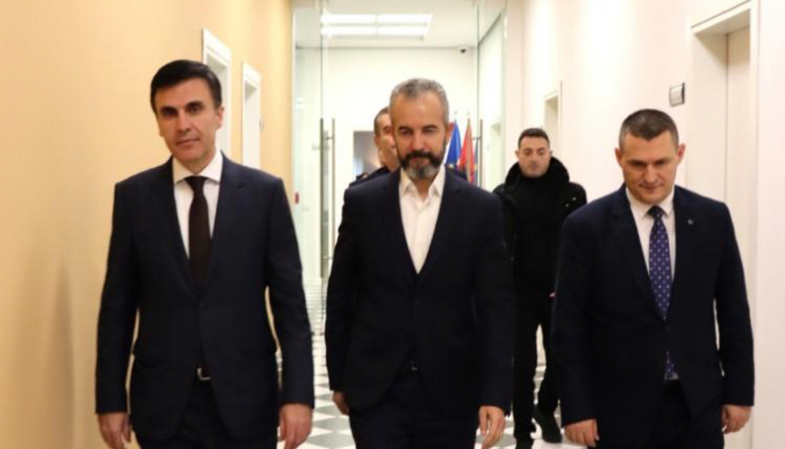 Krimet zgjedhore/ Dumani, Çela dhe Celibashi takohen me ambasadorët e huaj në vend