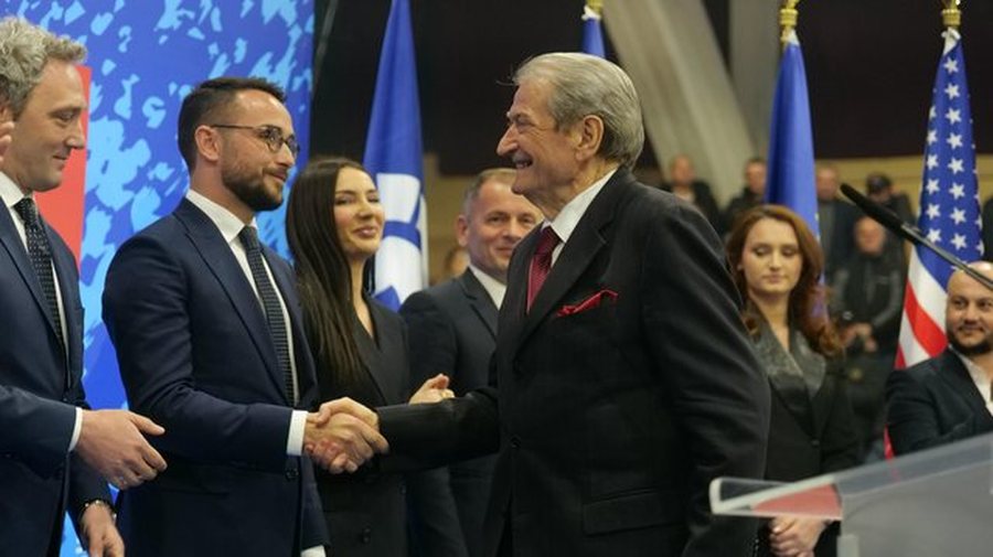 Kandidati i PD në Shkodër godet Berishën: Një kryetar që humb zgjedhjet, duhet të japë dorëheqjen!