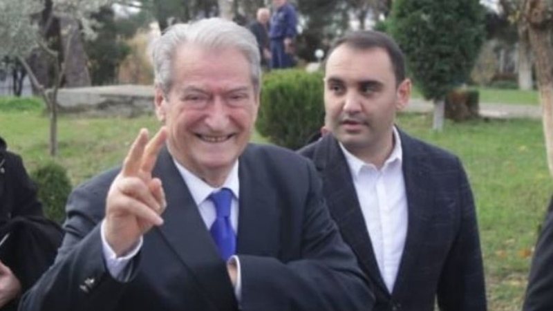 A duhet të largohet Berisha? Këlliçi i shmanget pyetjes: Po si s’ju bën përshtypje Rama që na vodhi…