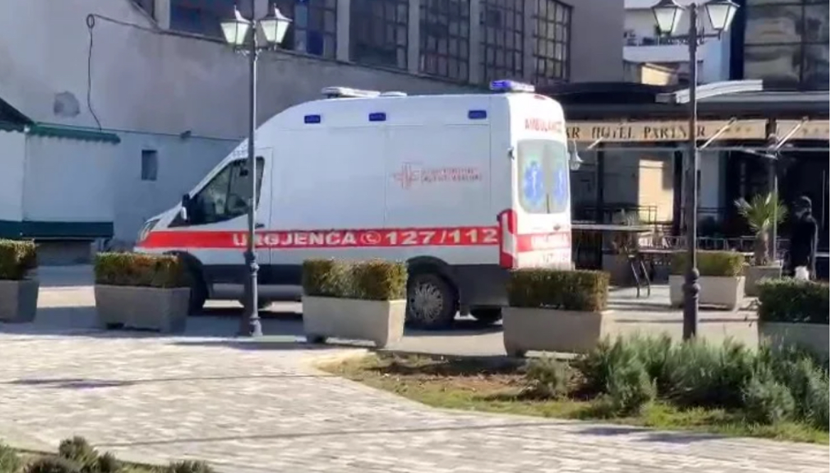 Vdes një italian në Tiranë, pas operacionit në një klinikë dentare private