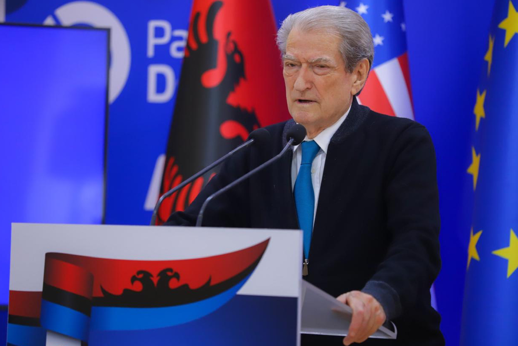 Operacioni ‘Ura’, Berisha ‘harron’ non gratën: Trump t’i shpallë këto kartele si terroriste