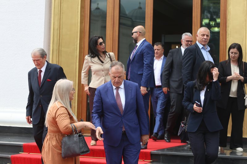 Flasin deputetët e PS që nuk do të jenë më në parlament