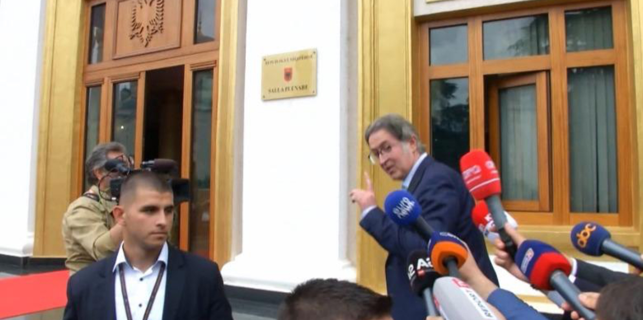 Tomori-gazetarëve: Ne demokratët jemi në rregull, kujdes mos ju ha juve Rama